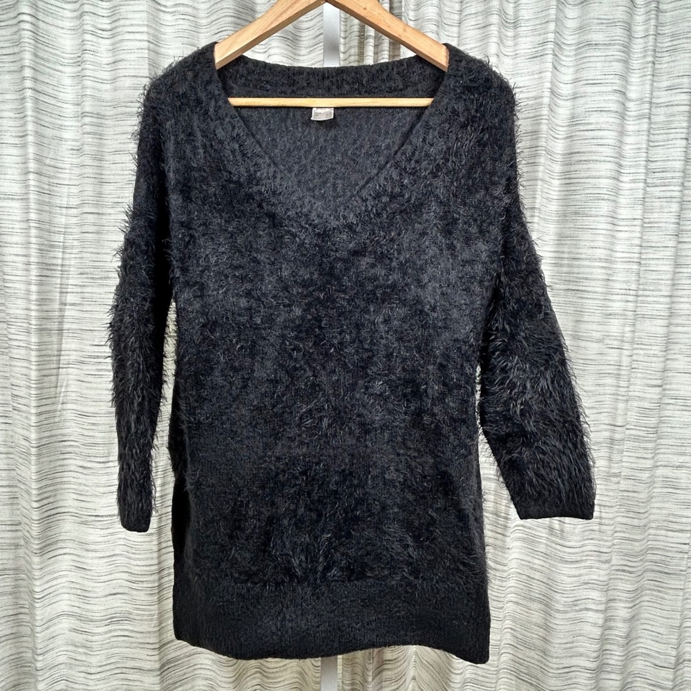 Venus Sweater Black Womens XL Eyelash Knit V-Neck Fuzzy Pullover EUC